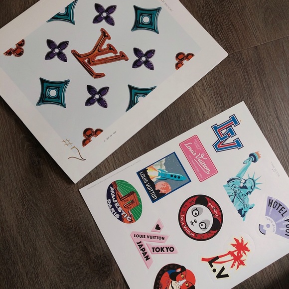 🧡Louis Vuitton Catalog #7 holiday edition🧡 - Picture 3 of 4